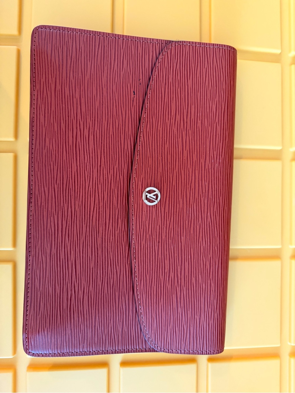 Authentic LV Montaigne Epi Clutch